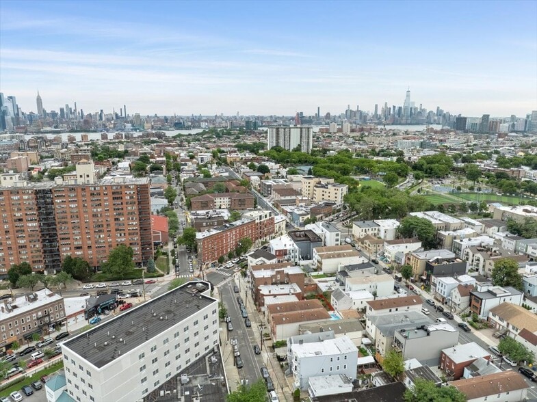 More Photos Of 512 Paterson Plank Rd, Jersey City Restaurant For Sale