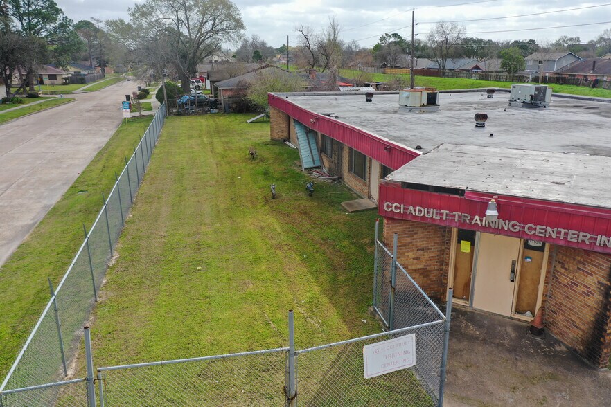 More Photos Of 11526 Walters Rd, Houston General Retail For Sale