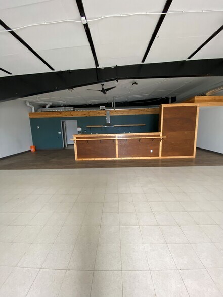 More Photos Of 5016 50th St, Eckville General Retail For Sale