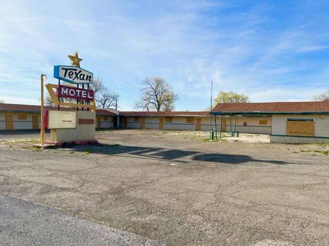 Primary Photo Of 201 Clayton Rd, Raton Hotel For Sale