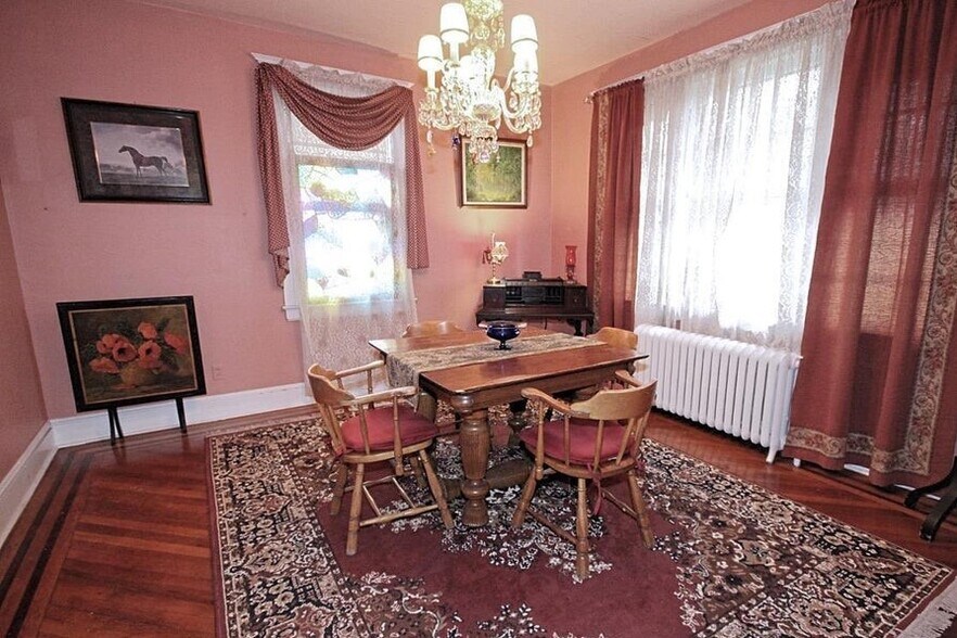 More Photos Of 3891 Amboy Rd, Staten Island Office Residential For Sale