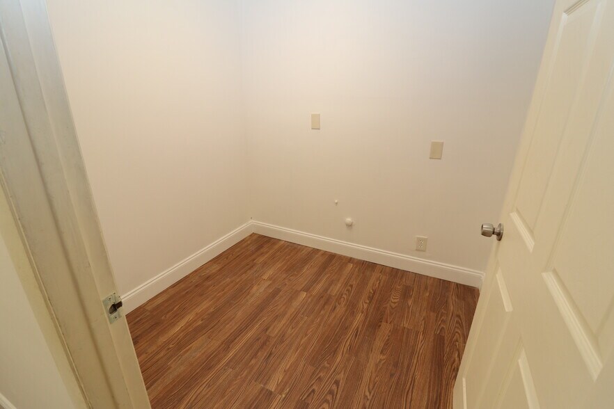 More Photos Of 6731-6755 Sunset Strip, Sunrise Unknown For Lease