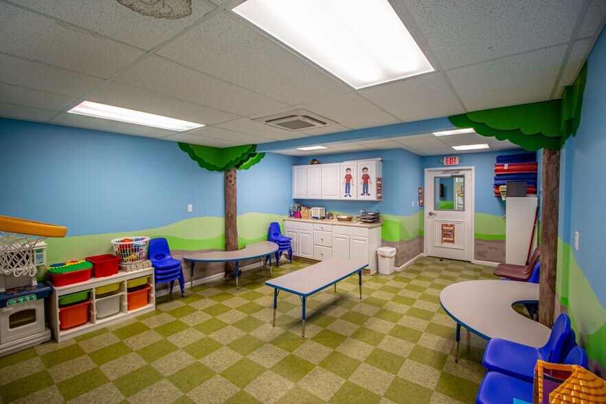 More Photos Of 23696 Northline Rd, Taylor Religious Facility For Sale