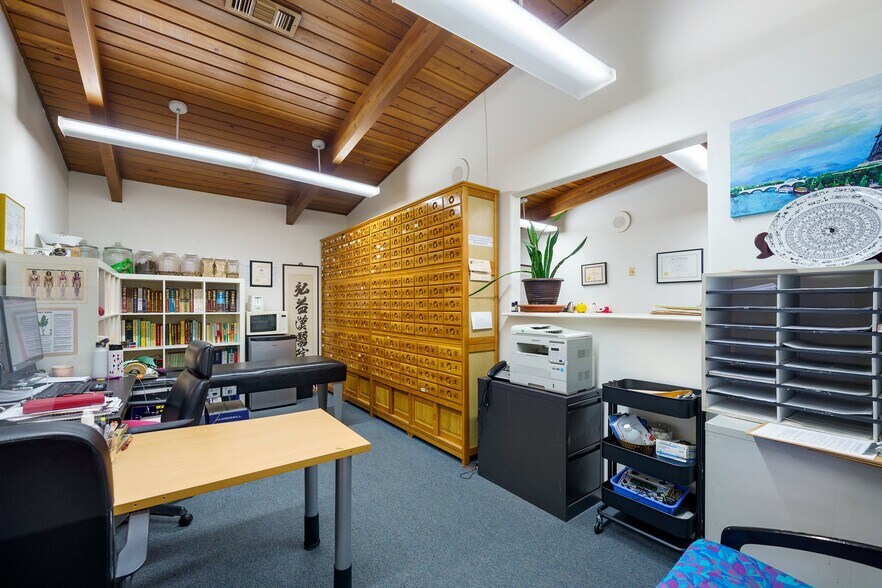 More Photos Of 608 S Harbor Blvd, Anaheim Office For Sale