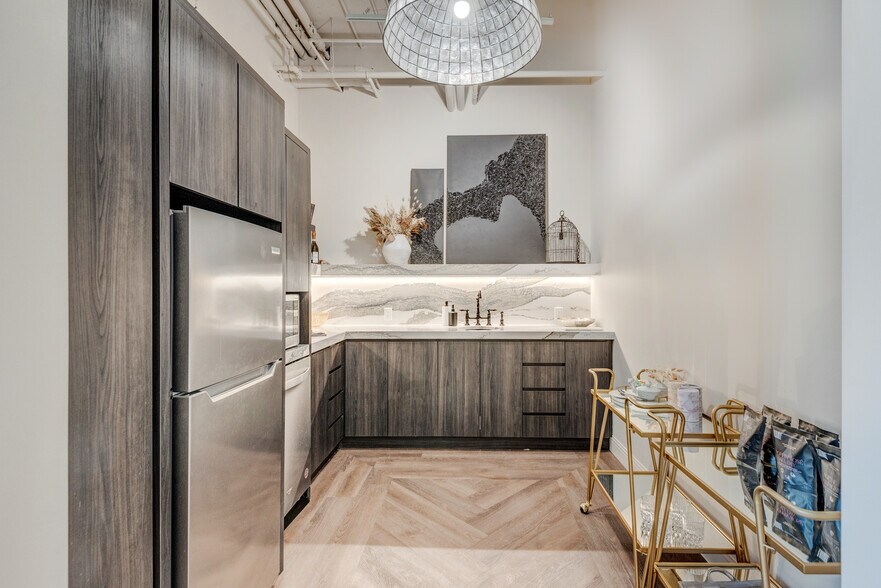 More Photos Of 903 10th Ave SW, Calgary Apartments For Lease