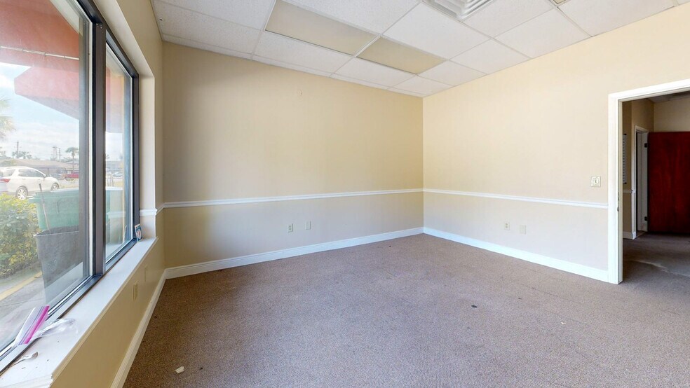 More Photos Of 461 Forrest Ave, Cocoa Warehouse For Lease