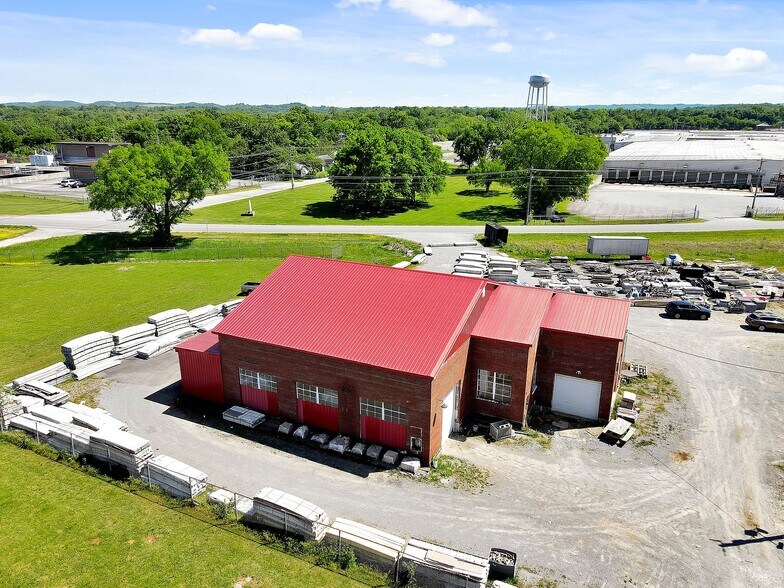 Primary Photo Of 811 & 813 W Lane, Shelbyville Warehouse For Sale