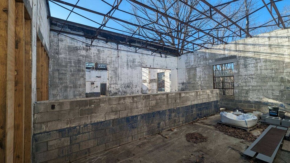 More Photos Of 31785 N James Madison Hwy, New Canton Industrial For Sale