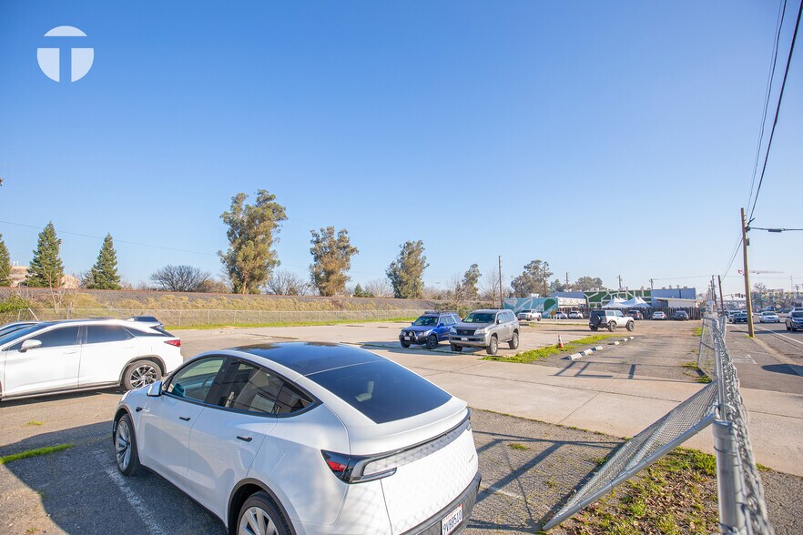 More Photos Of 6325 & 6329 Elvas Ave, Sacramento Land For Sale