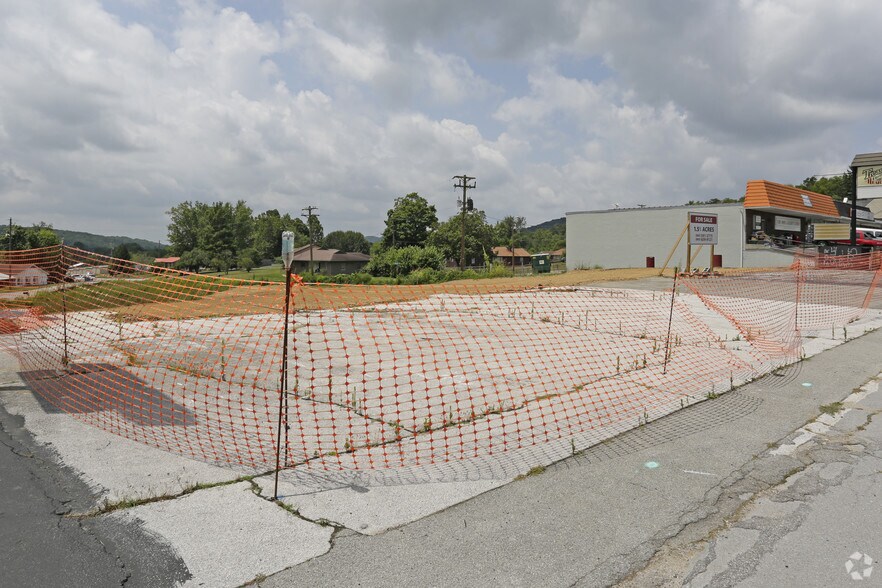 More Photos Of 10241-10247 Chapman Hwy, Seymour Land For Lease