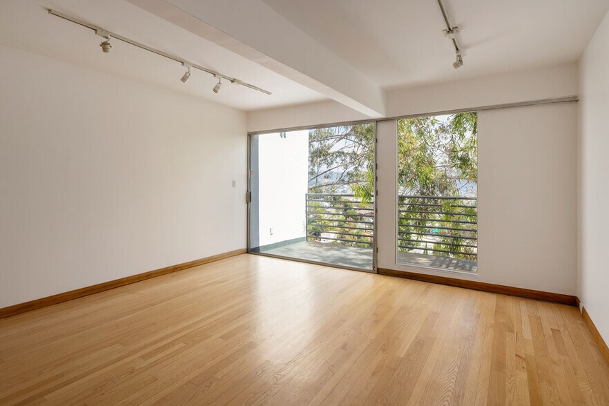 More Photos Of 2330 Silver Ridge Ave, Los Angeles Apartments For Sale