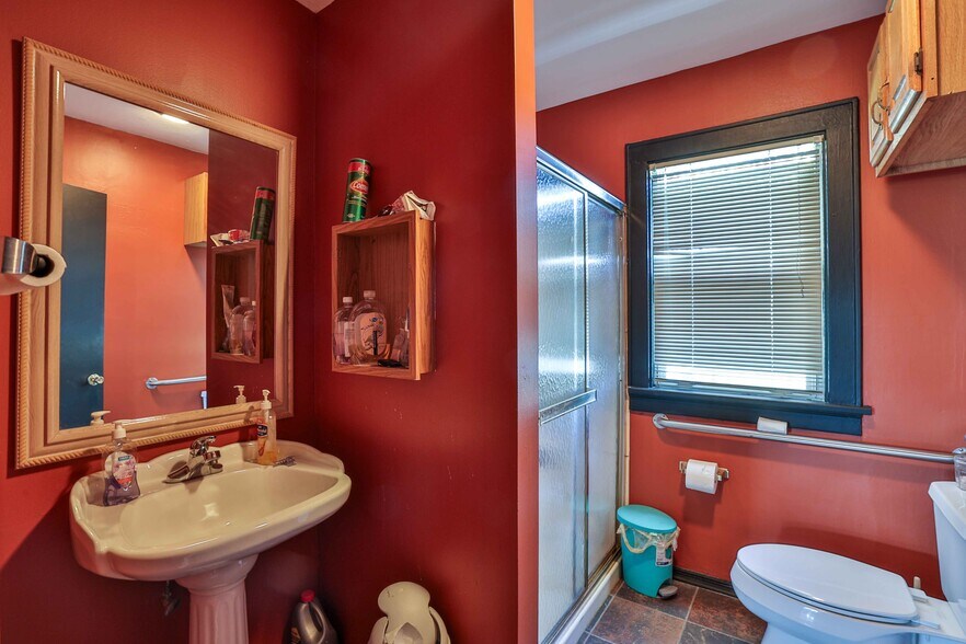 More Photos Of 8523 Cincinnati-Columbus Rd, West Chester Office For Sale