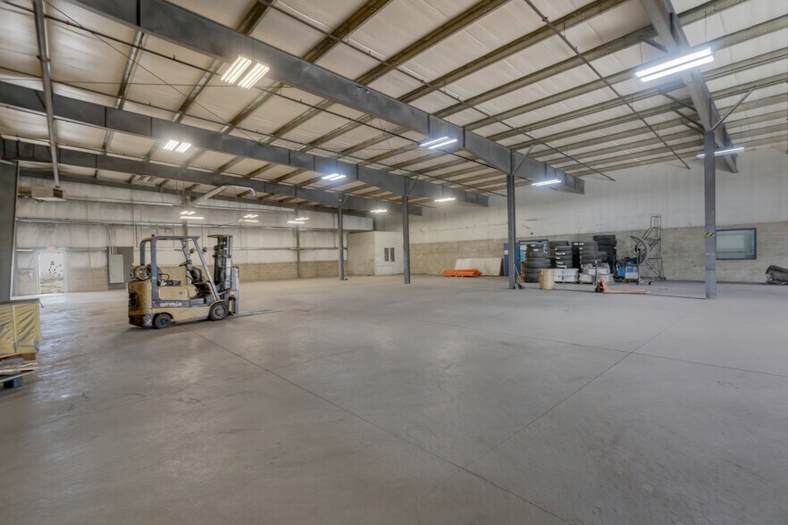 More Photos Of 38 Rainbow Ln, Sanford Warehouse For Sale