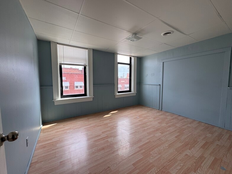 More Photos Of 118 S Lafayette St, Macomb Storefront Retail Residential For Sale