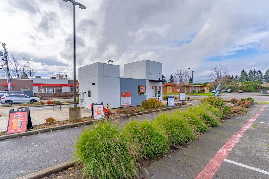 More Photos Of 4560 River Rd N, Keizer Restaurant For Sale