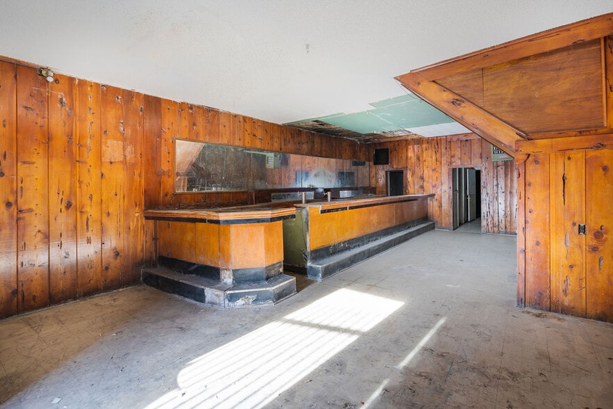 More Photos Of 4712 International Blvd, Oakland Specialty For Sale