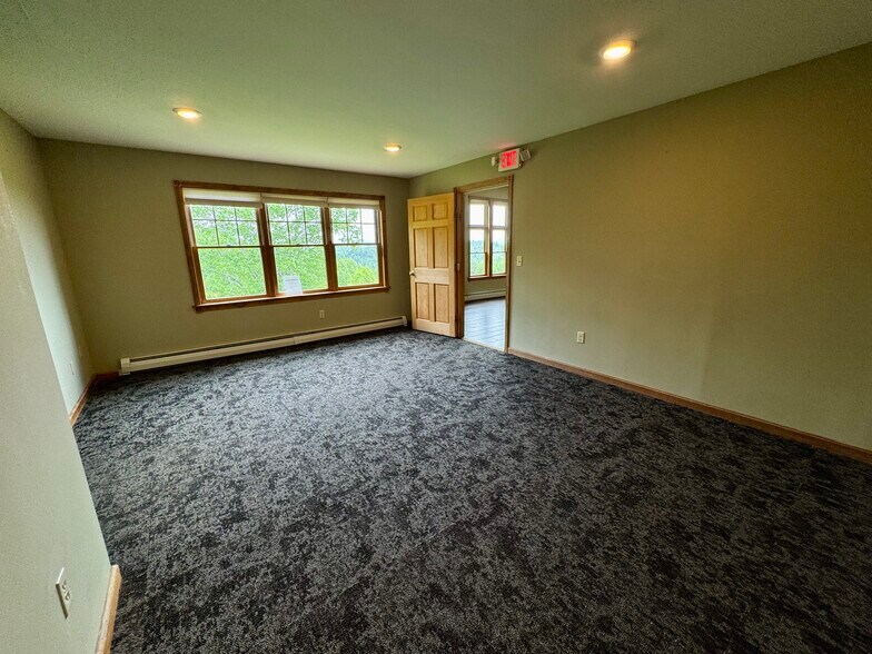 More Photos Of 487 Stevens Pl, Wells River Hospitality For Sale