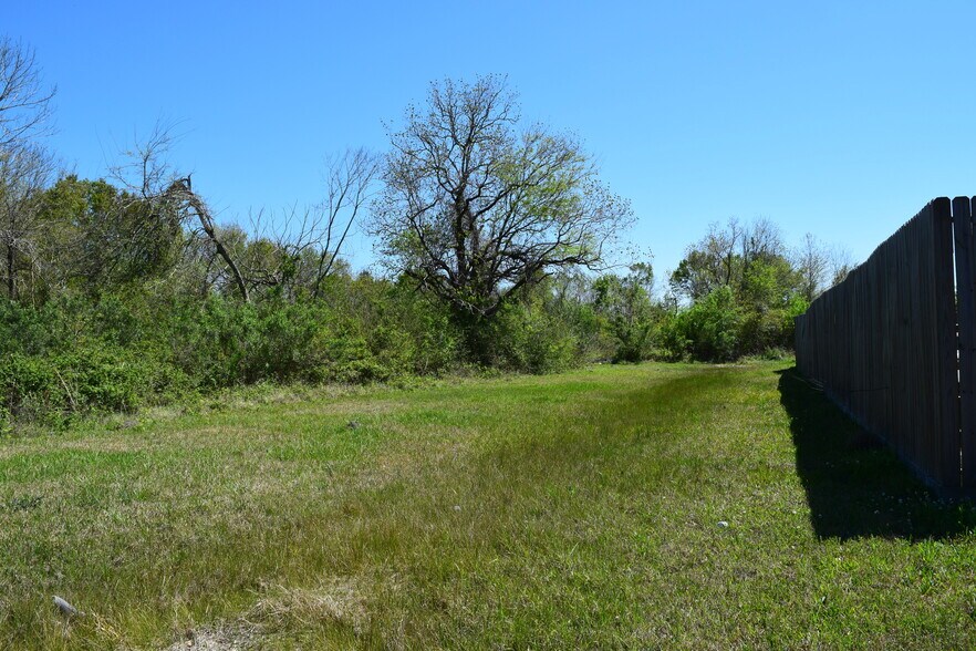 More Photos Of 899 Medic Lane, Alvin Land For Sale