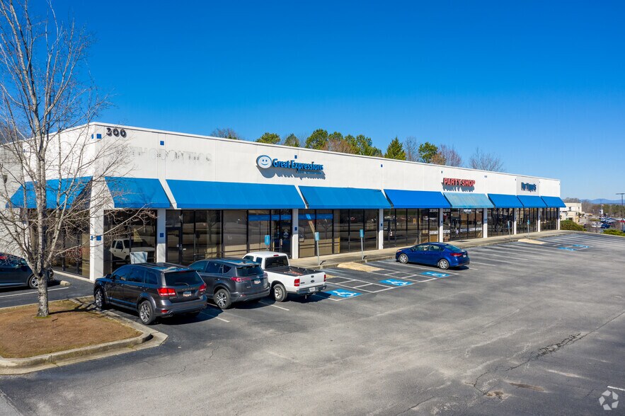 Primary Photo Of 300 Pearl Nix Pky, Gainesville Unknown For Lease