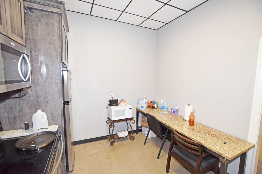 More Photos Of 2250 Dixie Blvd, Odessa Industrial For Sale