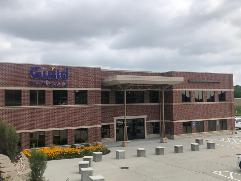 More Photos Of 2637 S 158th Plz, Omaha Office For Lease