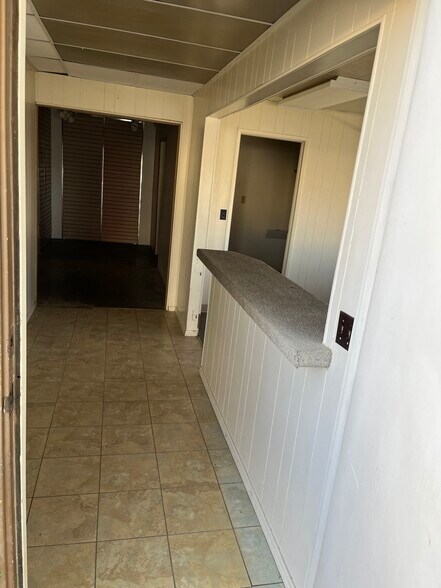 More Photos Of 1710 Antelope Rd, White City Warehouse For Lease