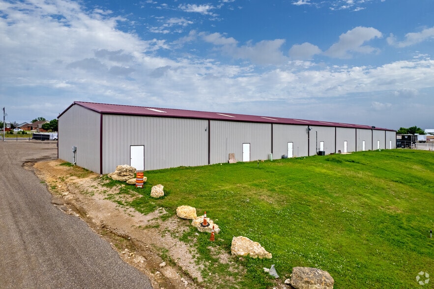 More Photos Of 12509 N Saginaw Blvd, Fort Worth Unknown For Lease