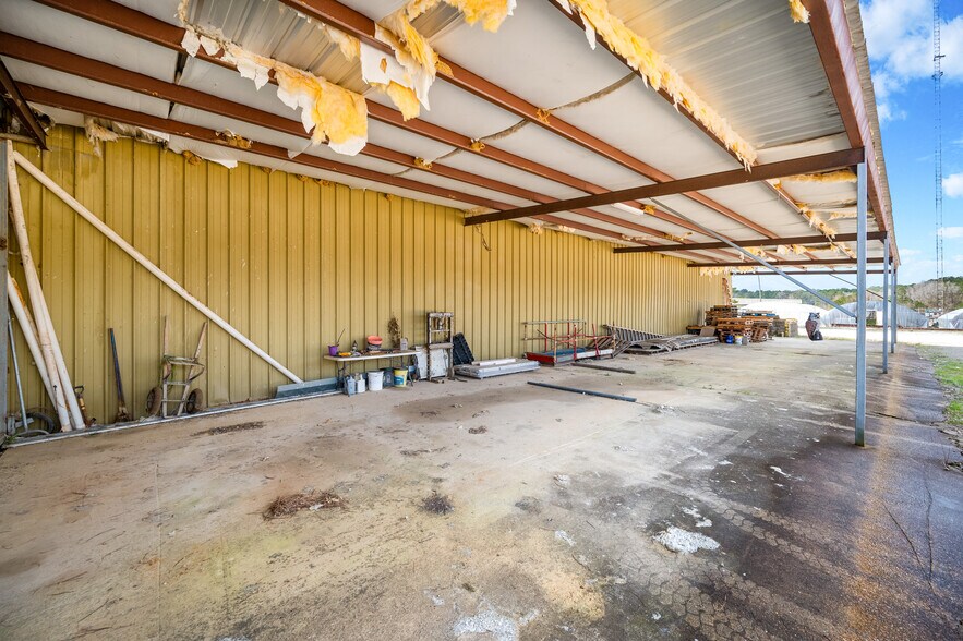 More Photos Of 10462 Hwy 165 S, Forest Hill Warehouse For Sale