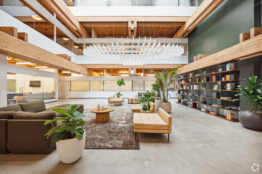 More Photos Of 4444 W Lakeside Dr, Burbank Loft Creative Space For Lease