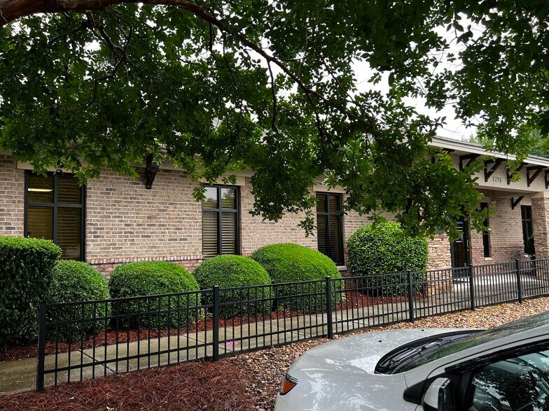 More Photos Of 1258 Mann Dr, Matthews Medical For Sale