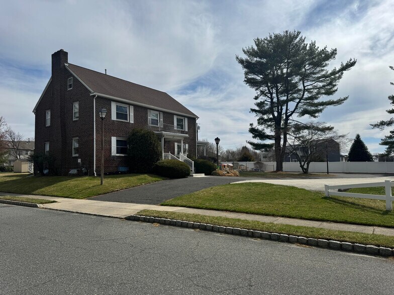 Primary Photo Of 189 Watsontown New Freedom Rd, Berlin Office For Sale