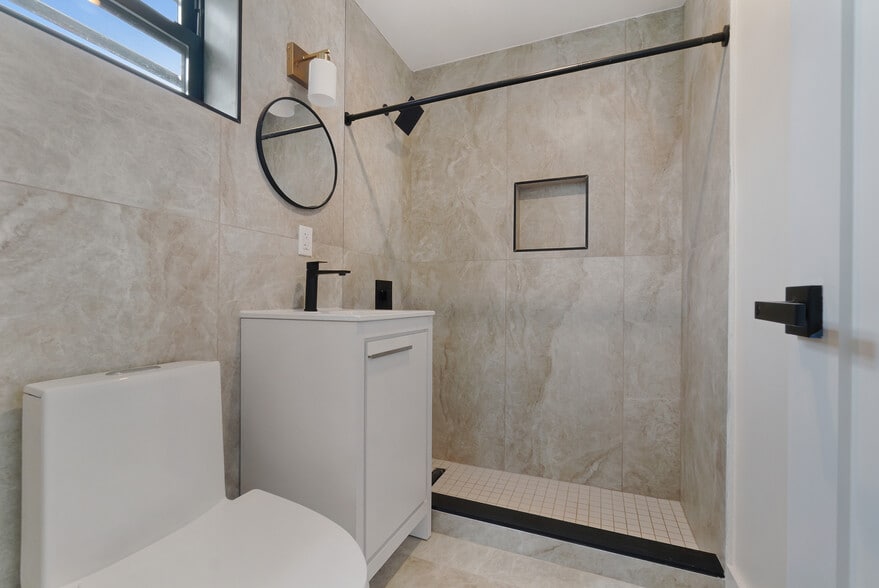 More Photos Of 124 Grove St, Brooklyn Apartments For Sale