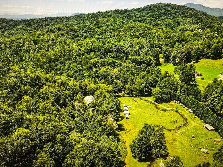 More Photos Of 32 Owl Creek Rd, Murphy Trailer Camper Park For Sale