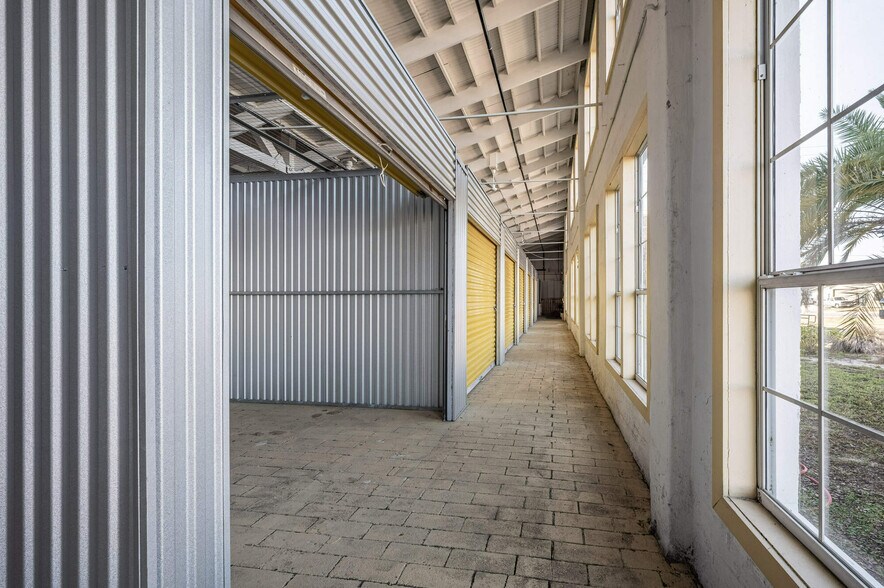 More Photos Of 160 W Haines Blvd, Lake Alfred Self Storage For Sale