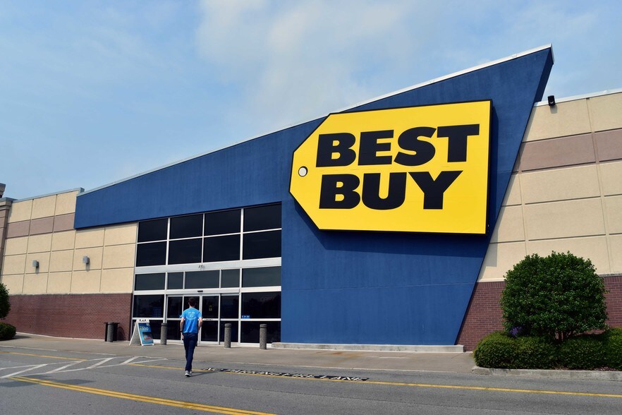 More Photos Of 5579-5591 Highway 153, Hixson General Retail For Sale