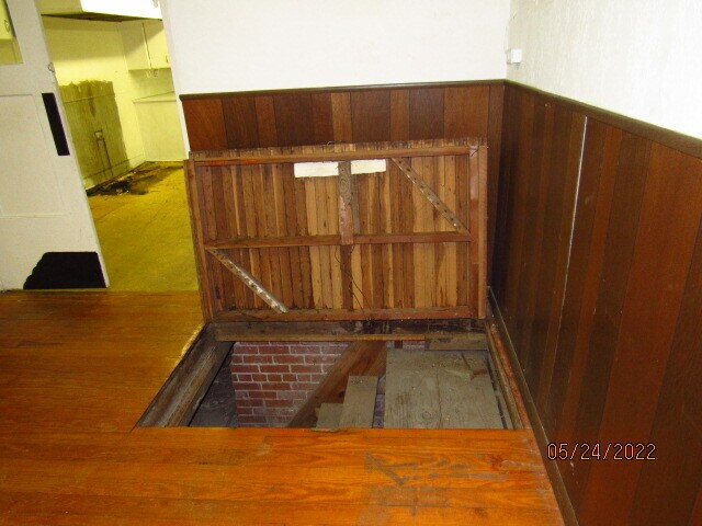 More Photos Of 301 N Washington St, Ardmore Distribution For Sale
