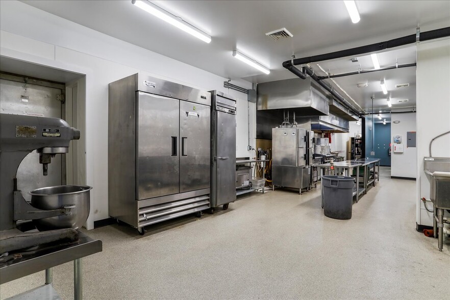 More Photos Of 985 Baltimore Pike, Gettysburg Storefront For Sale