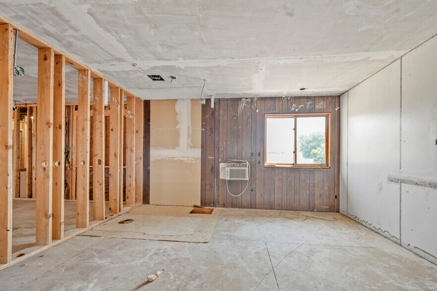 More Photos Of 537 2nd St, Havre Hotel For Sale