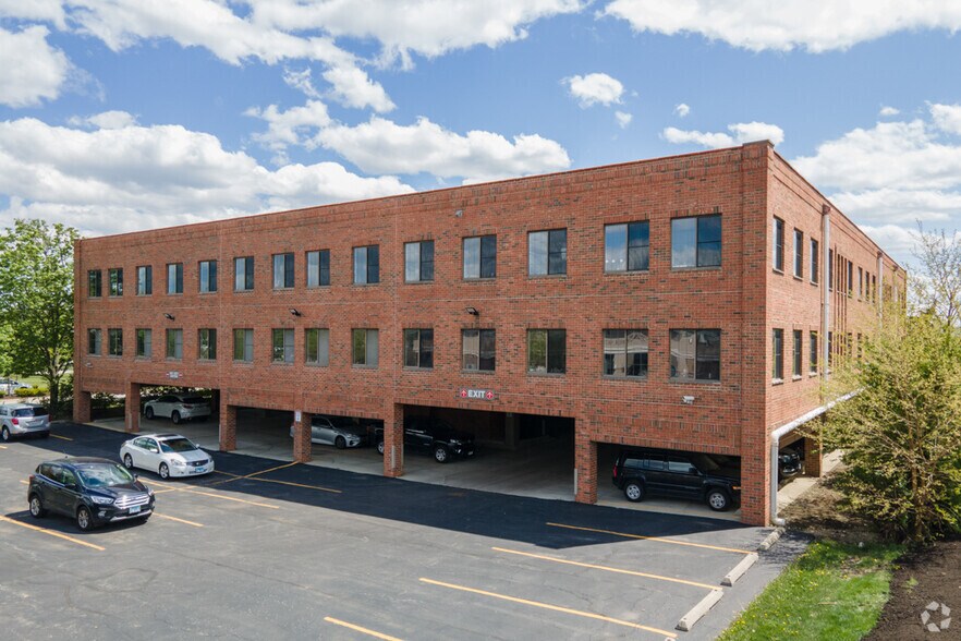 More Photos Of 17W662 Butterfield Rd, Oakbrook Terrace Business Park For Lease