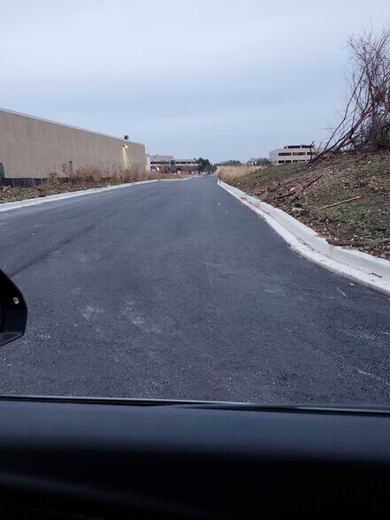 More Photos Of 1850 W Diehl Rd, Naperville Land For Sale