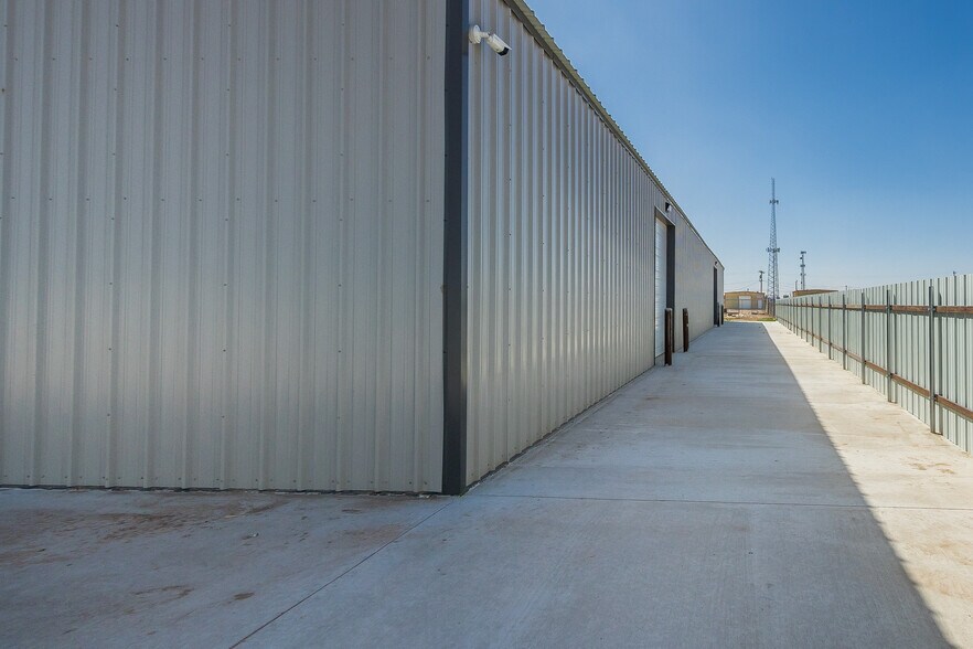 More Photos Of 6636 Canyon Dr, Amarillo Warehouse For Sale