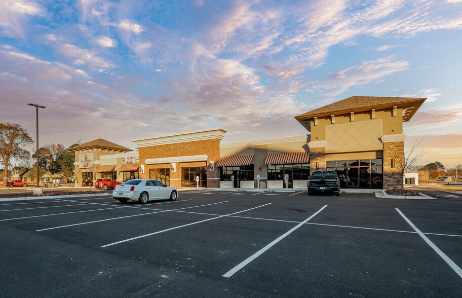 More Photos Of 2235 Dave Ward Dr, Conway Storefront Retail Office For Lease