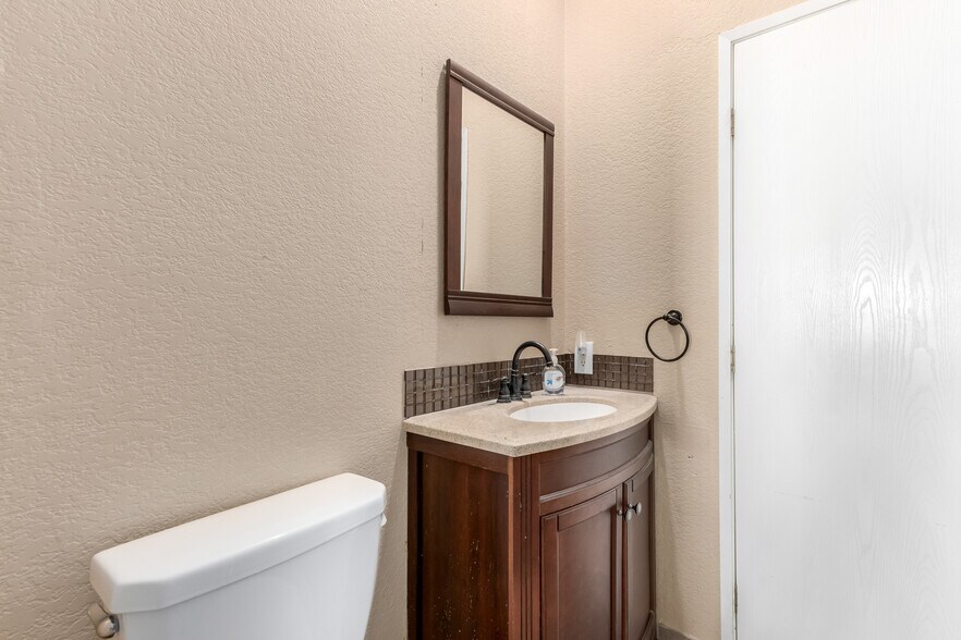 More Photos Of 50150 W Julie Ln, Maricopa Warehouse For Sale