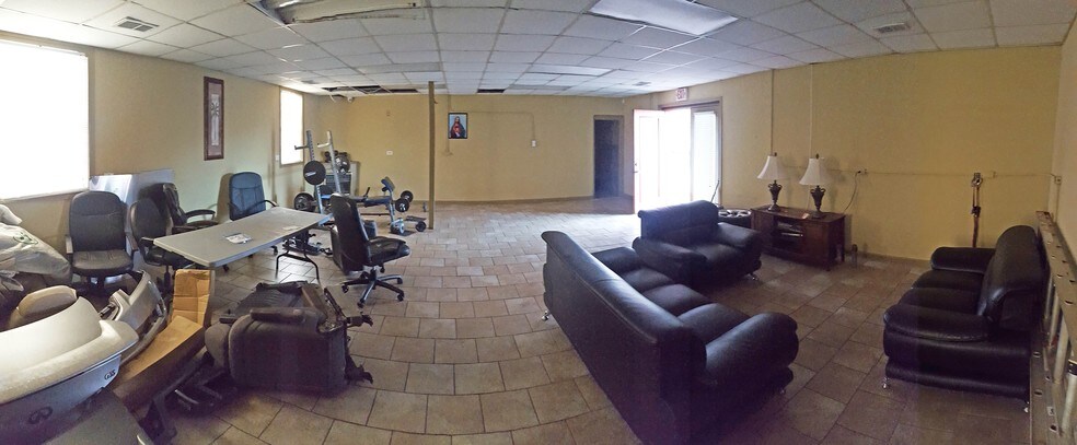 More Photos Of 621 Veterans Memorial Hwy, Mableton Auto Repair For Sale