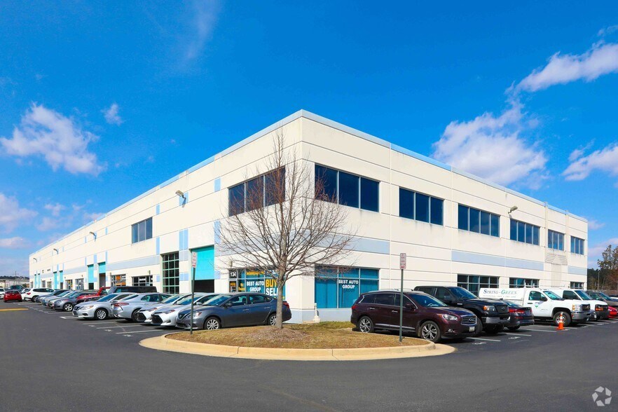 More Photos Of 25284 Pleasant Valley Rd, Chantilly Warehouse For Lease