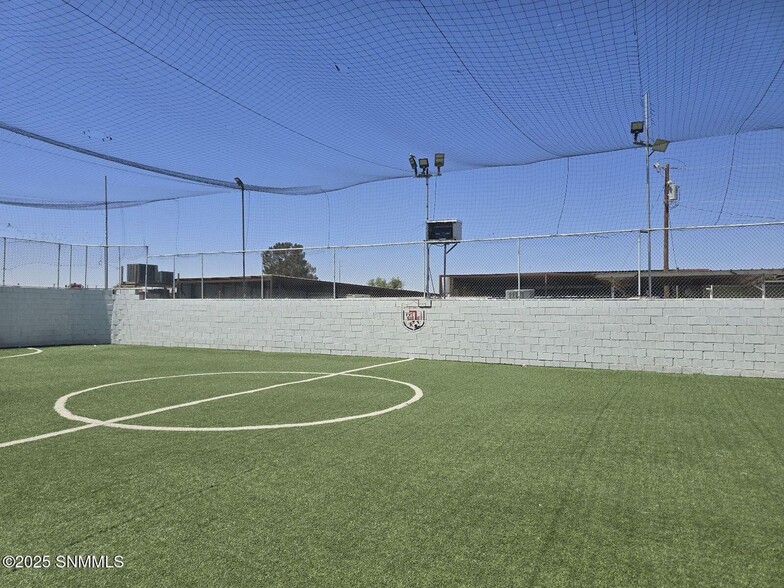 More Photos Of 990 Quesenberry St, Las Cruces Sports And Entertainment For Lease