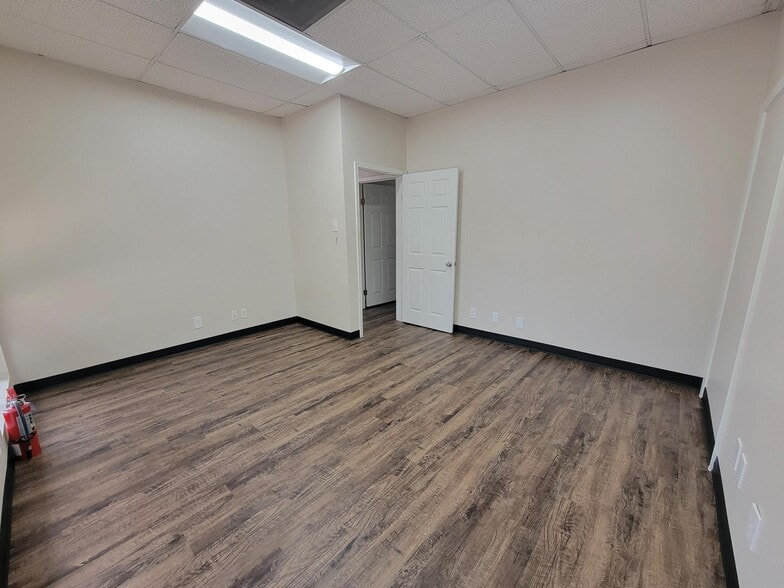 More Photos Of 1104 S Mays St, Round Rock Office For Lease