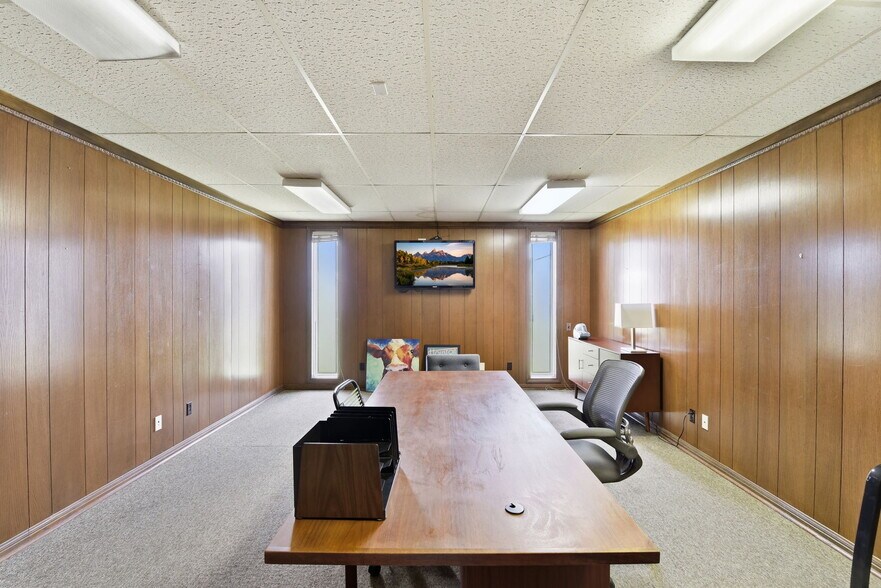 More Photos Of 13026 Rosecrest Dr, Houston Office For Lease