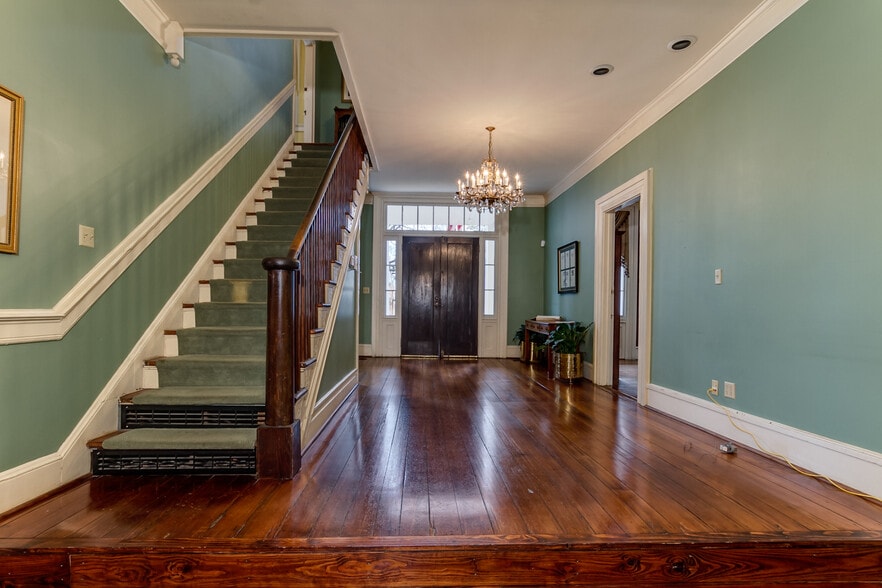 More Photos Of 2606 8th St, Tuscaloosa Office Residential For Sale