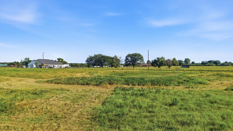 More Photos Of 1614 W Line Rd, Whitesboro Land For Sale